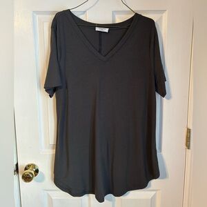 Zenana Outfitters Charcoal V-Neck Short Sleeve Tee